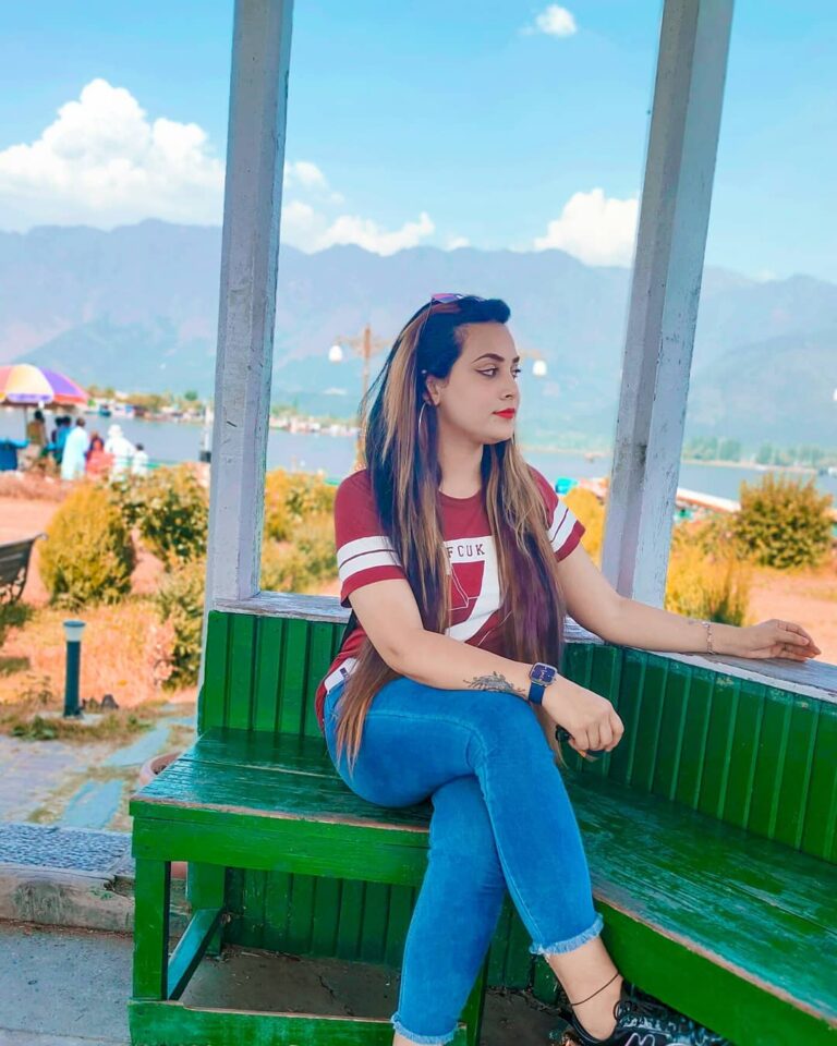 Reena Khan Age, Instagram Star, Boyfriend, Career, Biography