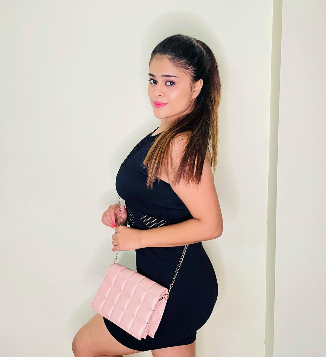 Shivangi Kohli (Instagram Star) Age, Boyfriend, Career, Biography