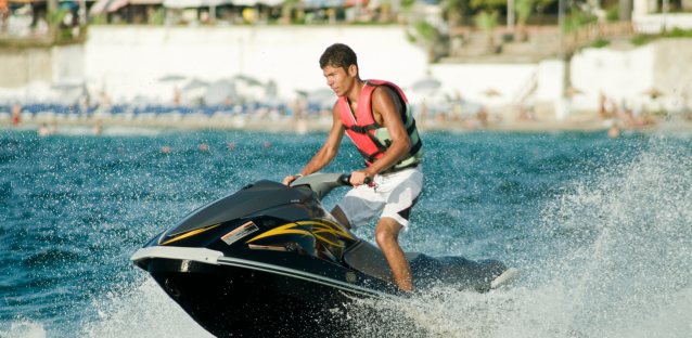 TOP 7 WATERSPORTS EQUIPMENT YOU SHOULD HAVE THIS SUMMER