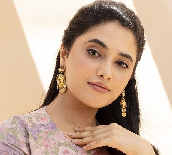 Priyanka Mohan Biography, Age, Movies, Height, Husband, Photos & More