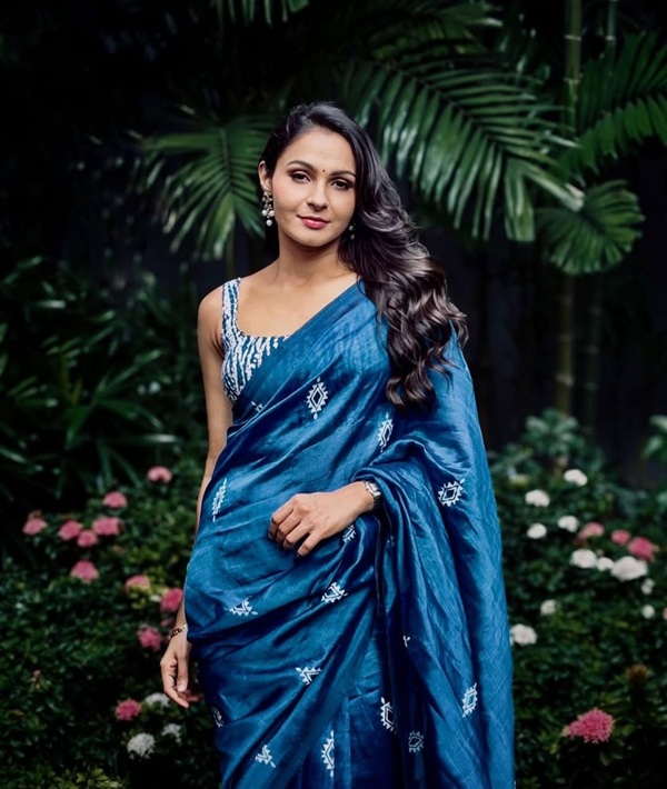 andrea jeremiah biography, andrea jeremiah height in feet, andrea jeremiah net worth, andrea jeremiah movies, andrea jeremiah oo solriya oo oo solriya, andrea jeremiah relationships, andrea jeremiah songs, andrea jeremiah and anirudh