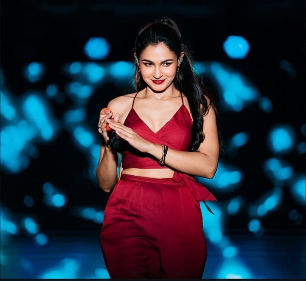 andrea jeremiah biography, andrea jeremiah height in feet, andrea jeremiah net worth, andrea jeremiah movies, andrea jeremiah oo solriya oo oo solriya, andrea jeremiah relationships, andrea jeremiah songs, andrea jeremiah and anirudh
