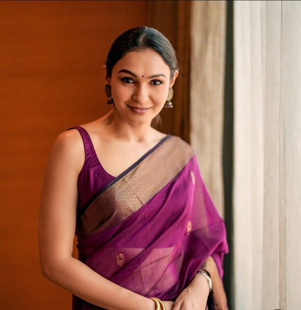 andrea jeremiah biography, andrea jeremiah height in feet, andrea jeremiah net worth, andrea jeremiah movies, andrea jeremiah oo solriya oo oo solriya, andrea jeremiah relationships, andrea jeremiah songs, andrea jeremiah and anirudh