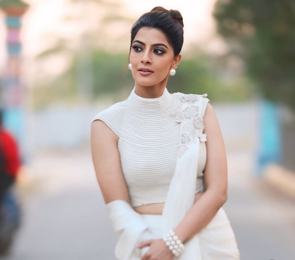varalaxmi sarathkumar biography, varalaxmi sarathkumar movies, varalaxmi sarathkumar husband name, varalaxmi sarathkumar age, varalaxmi sarathkumar first husband, varalaxmi sarathkumar horror movie, varalaxmi sarathkumar mother, varalaxmi sarathkumar movie list, varalaxmi sarathkumar height, varalaxmi sarathkumar new movie, varalaxmi sarathkumar photos, varalaxmi sarathkumar images, varalaxmi sarathkumar latest movie, varalaxmi sarathkumar parents