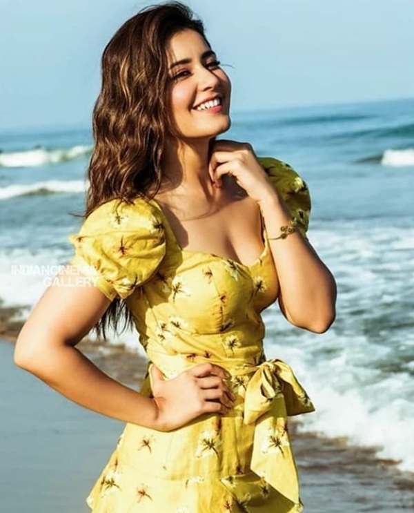 raashi khanna biography, raashi khanna age, raashi khanna height in feet, raashi khanna husband, raashi khanna husband name, raashi khanna boyfriend name, raashi khanna family, raashi khanna parents, raashi khanna net worth, raashi khanna fashion, raashi khanna photos hd, raashi khanna pics