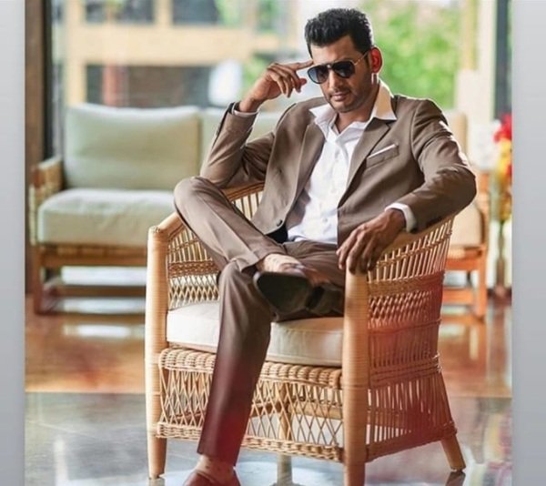 vishal biography, vishal krishna reddy biography, vishal krishna biography, actor vishal biography, vishal krishna reddy age, vishal age, vishal krishna height, vishal krishna height in feet, vishal krishna height in cm, actor vishal height