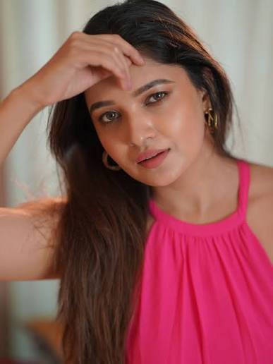 Vani Bhojan Biography